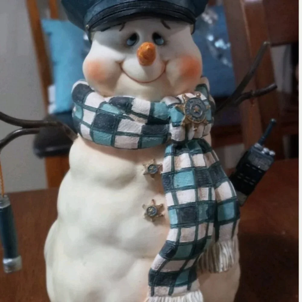 Kirkland’s Policeman Snowman Figurine Vintage Christmas Holiday Decor officer